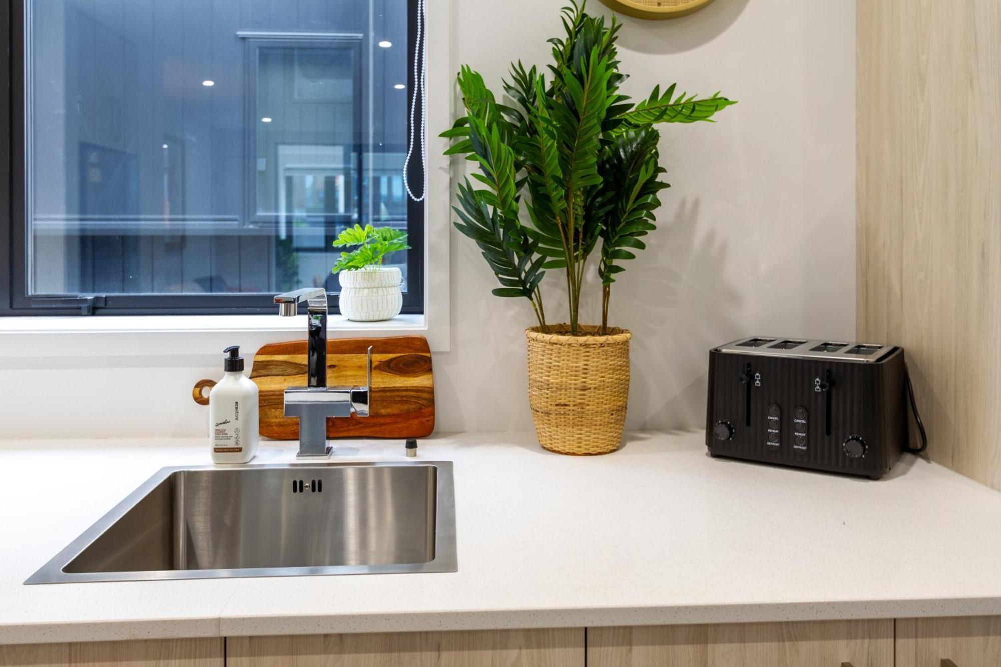 Modern City Lifestyle: 2 Bedroom 1 Bath Christchurch Luaran gambar